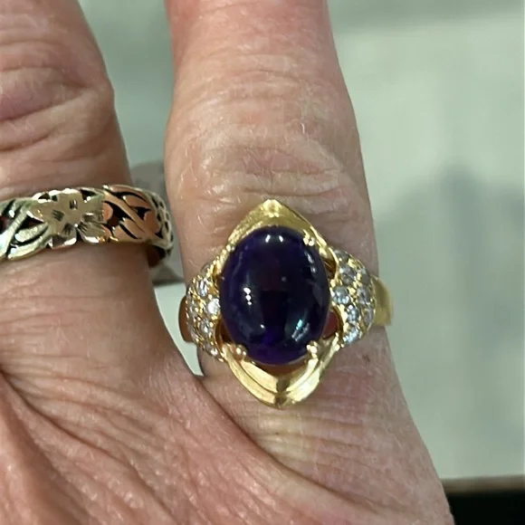 236986 14k Amethyst cabochon style